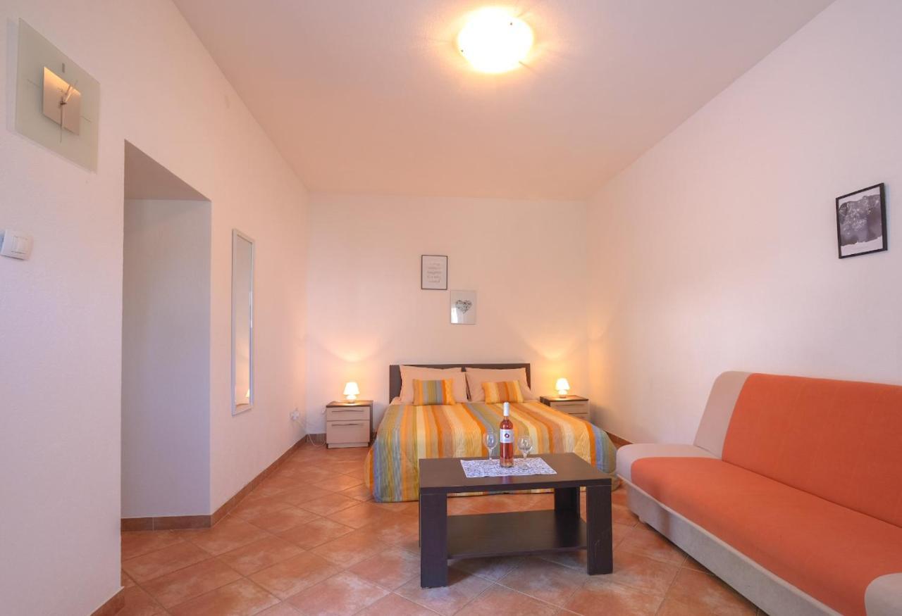 רוביני Apartmani Nina מראה חיצוני תמונה